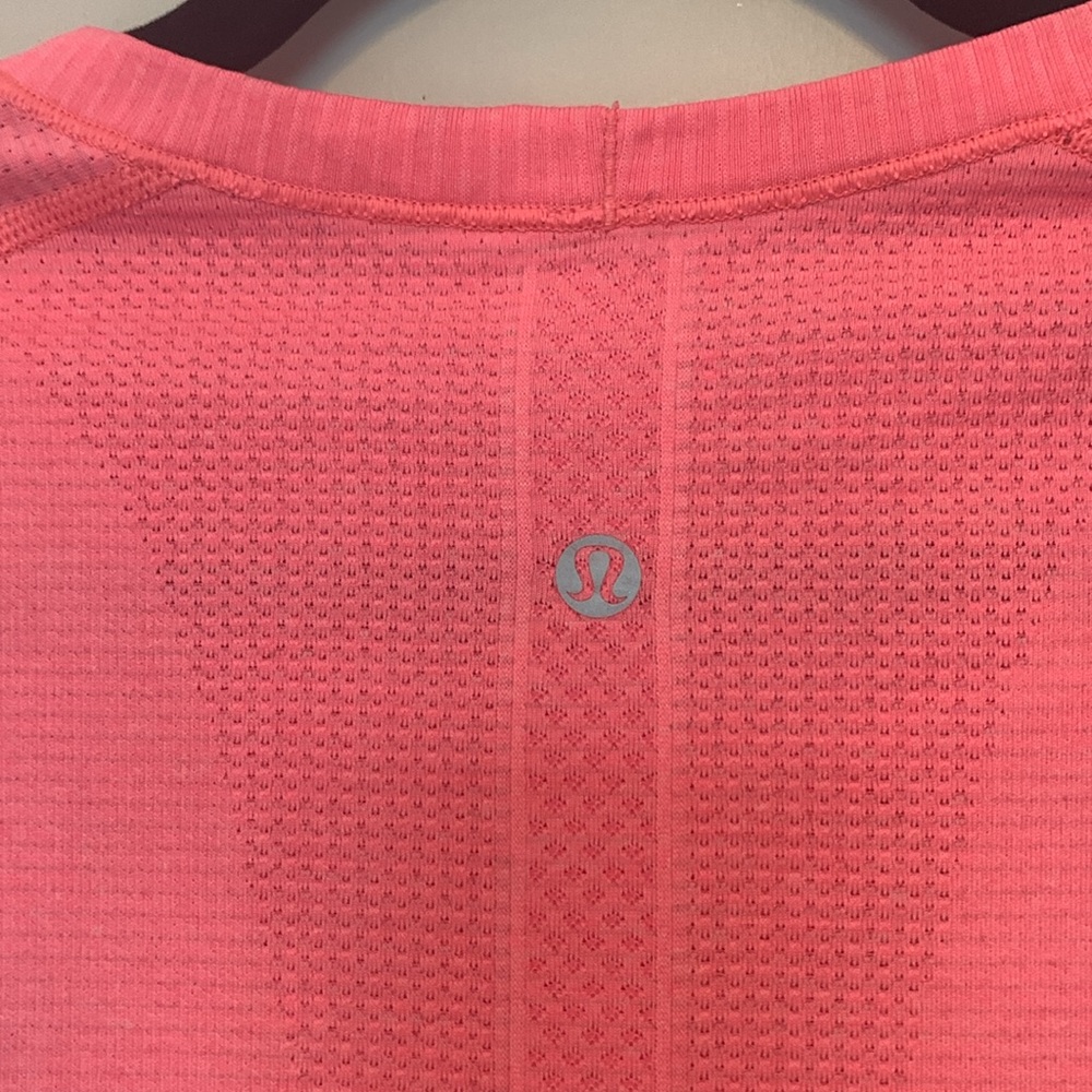 Lululemon Swiftly Tech Short Sleeve - Picture 5 of 7